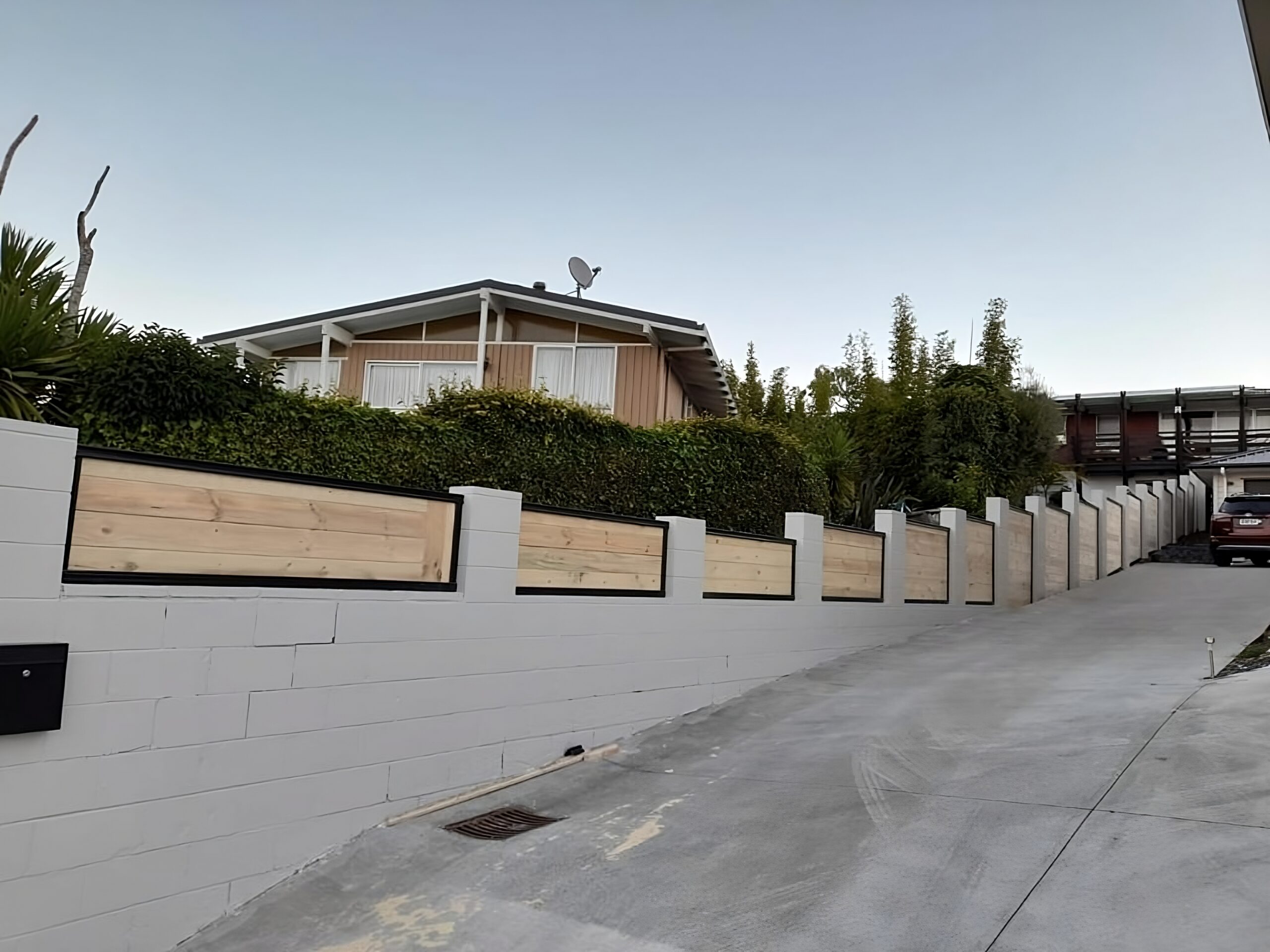 Concrete_Wood_and_Metal_Fence-zhT97KcRS-transformed